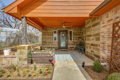 409 W Johnson St, Denison, TX 75020 - photo 2