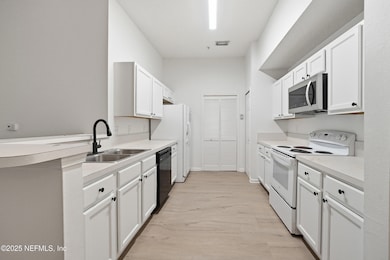 6081 Maggies Cir unit 104, Jacksonville, FL 32244 - photo 2