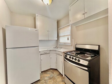 2312 Clover Ave, Bay City, TX 77414 - photo 6