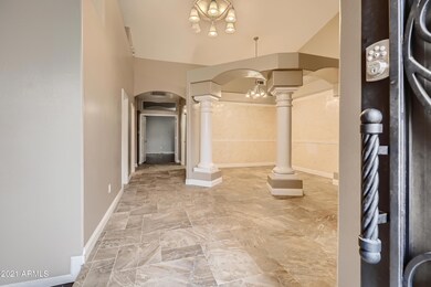 5-896028188-08 Foyer
