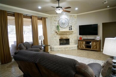 1004 Winding Rd, Granbury, TX 76049 - photo 5