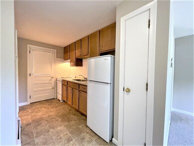17 Burlington St unit 4, Woburn, MA 01801 - photo 2
