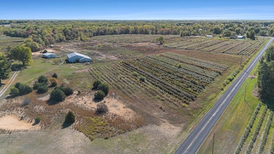 0 Cr 376 unit 25052321, Covert, MI 49043 - photo 3