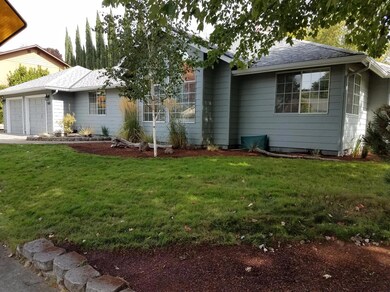 1501 NW Thompson Way, Grants Pass, OR 97526 - photo 6