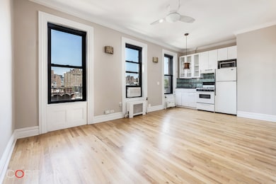96 Perry St unit B21A, New York, NY 10014 - photo 2