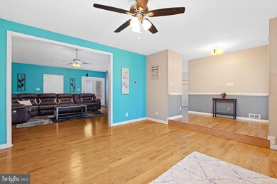 10715 Holleybrooke Dr, Spotsylvania, VA 22553 - photo 6