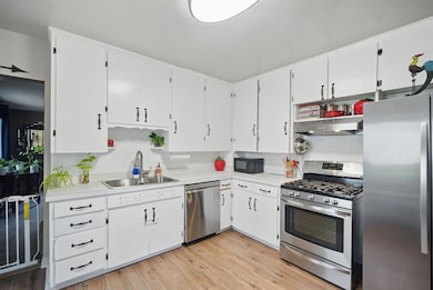 819 Olinda Ave, Des Moines, IA 50315 - photo 5