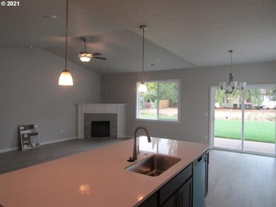 261 N 7th St, Carlton, OR 97111 - photo 5