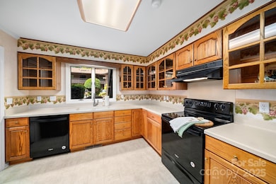 2 Bent Tree Dr unit F2+Garage, Laurel Park, NC 28739 - photo 6