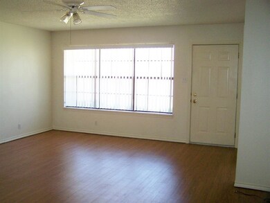 715 1/2 W Chestnut St, Denison, TX 75020 - photo 5