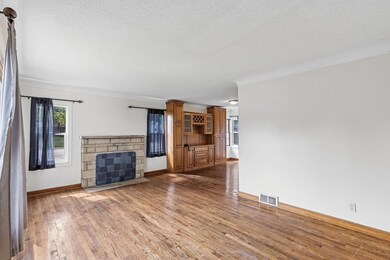 1351 3rd St E, Saint Paul, MN 55106 - photo 5