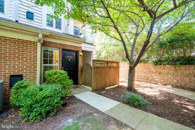 2356 Garnett Dr unit 1, Alexandria, VA 22311 - photo 3