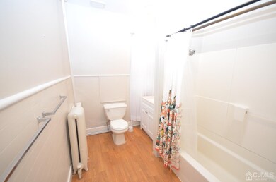405 N Washington Ave unit 4, Dunellen, NJ 08812 - photo 5