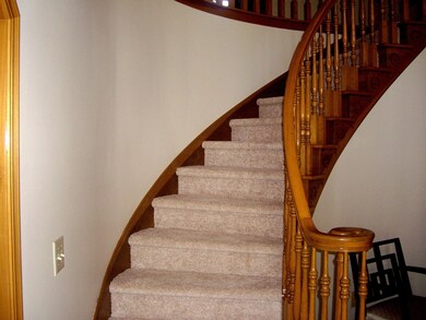 6300 Alissa Ln, Columbus, OH 43213 - photo 4