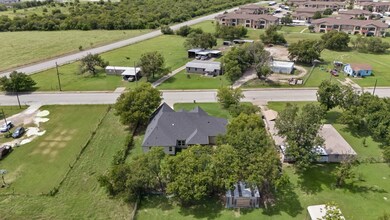 206 Hix Rd, Cleburne, TX 76031 - photo 4