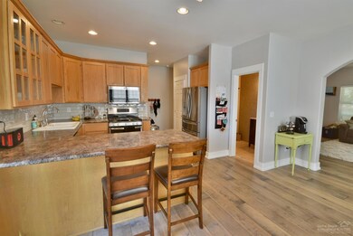 21381 Oakview Dr, Bend, OR 97701 - photo 7