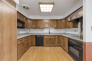 824 Pawnee Dr NW, Cedar Rapids, IA 52405 - photo 5