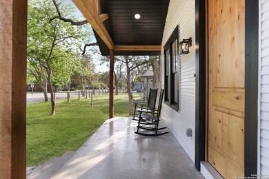 339 E Camp St, New Braunfels, TX 78130 - photo 3