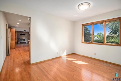 4704 S Tomar Rd, Sioux Falls, SD 57105 - photo 6