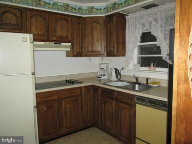 5856 Glen Forest Dr, Falls Church, VA 22041 - photo 6