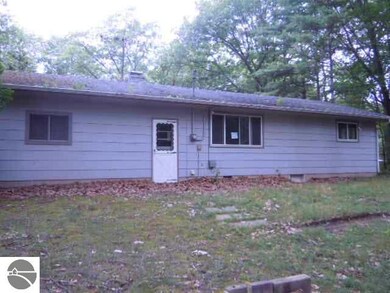 219 S Oak St, Au Gres, MI 48703 - photo 3