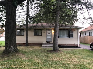 4820 Green Rd, Cleveland, OH 44128 - photo 2