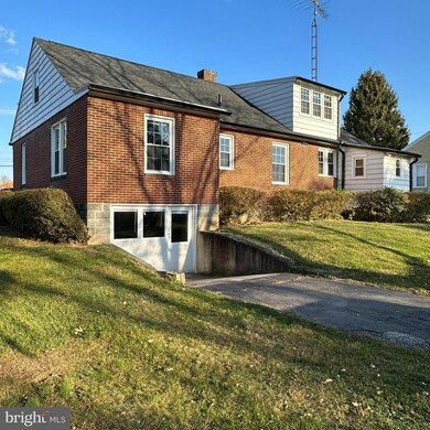 660 Wayne Ave, Chambersburg, PA 17201 - photo 6