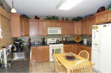 39 Fulton St, New Bedford, MA 02740 - photo 5