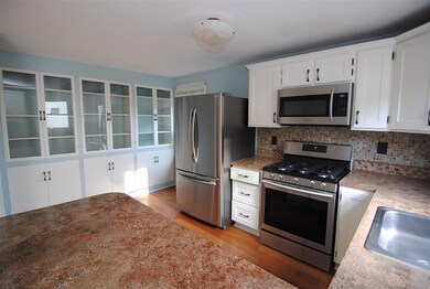 36 Albury Stone Cir unit U205, Nashua, NH 03063 - photo 4