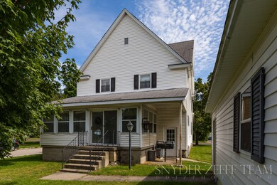 526 N Hudson St, Lowell, MI 49331 - photo 2