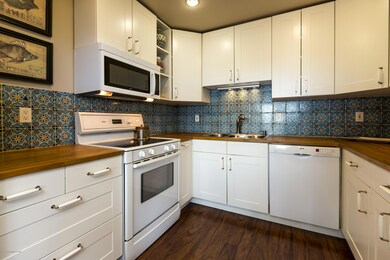 12_Kitchen