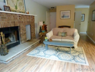 Family Room w fireplace