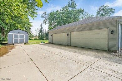 5537 Walnut Grove Cir, Struthers, OH 44471 - photo 6