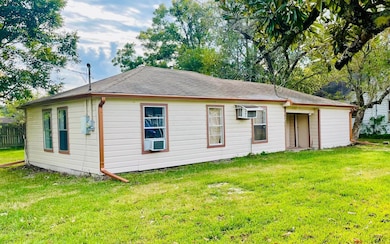 1745 Rivercrest St, Beaumont, TX 77703 - photo 3