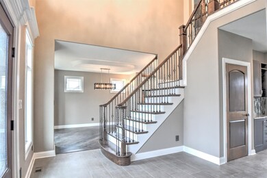 10381 Doubletree Dr S, Crown Point, IN 46307 - photo 2