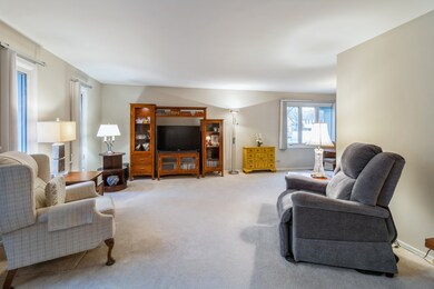 633 E 8th Ave, Naperville, IL 60563 - photo 3