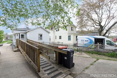 7-web-or-mls-69-e-13th-st