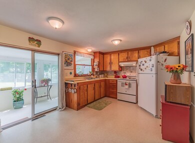 37 Squamscott Rd, Stratham, NH 03885 - photo 6