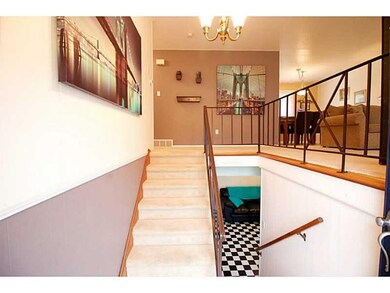 Entry/Foyer.