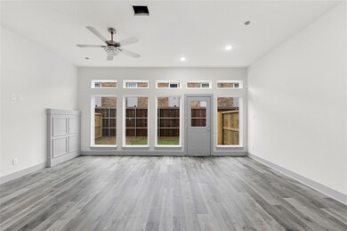 7242 Saint Augustine St, Houston, TX 77021 - photo 4