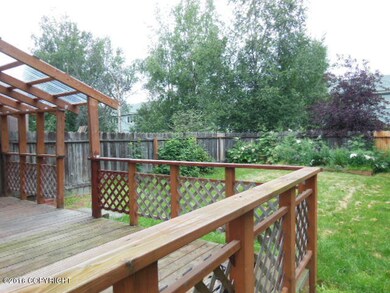 02_Deck-back_yard