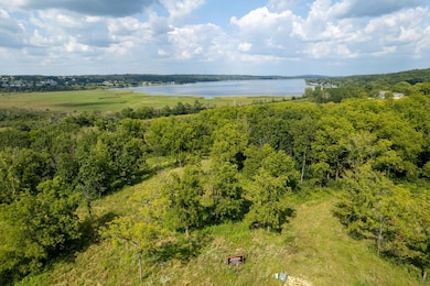 Surrounded by shared conservancy land