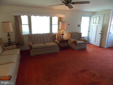 411 Benson Ave, Glenolden, PA 19036 - photo 5