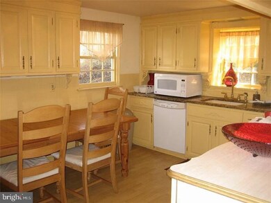 948 Englesville Hill Rd, Boyertown, PA 19512 - photo 4