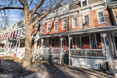 443 1/2 Walnut St, Pottstown, PA 19464 - photo 2