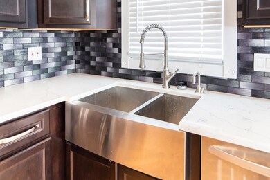 241 W Kimbell Ave, Elmhurst, IL 60126 - photo 7