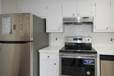 6 Hallmark Gardens unit 7, Burlington, MA 01803 - photo 7