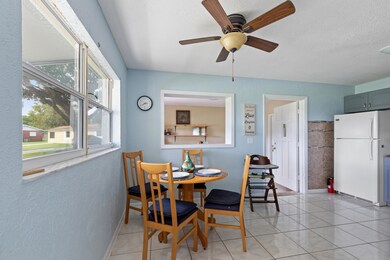 Eat-In Kitchen