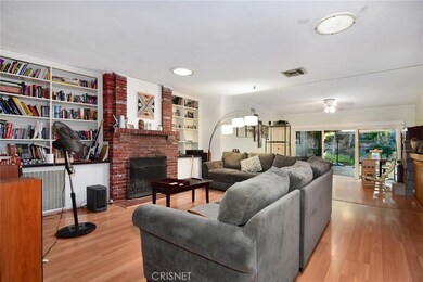 22374 Macfarlane Dr, Woodland Hills, CA 91364 - photo 3