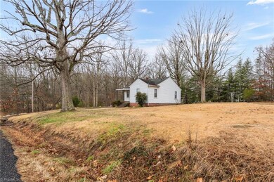 523 Oakgrove Rd, Asheboro, NC 27205 - photo 5